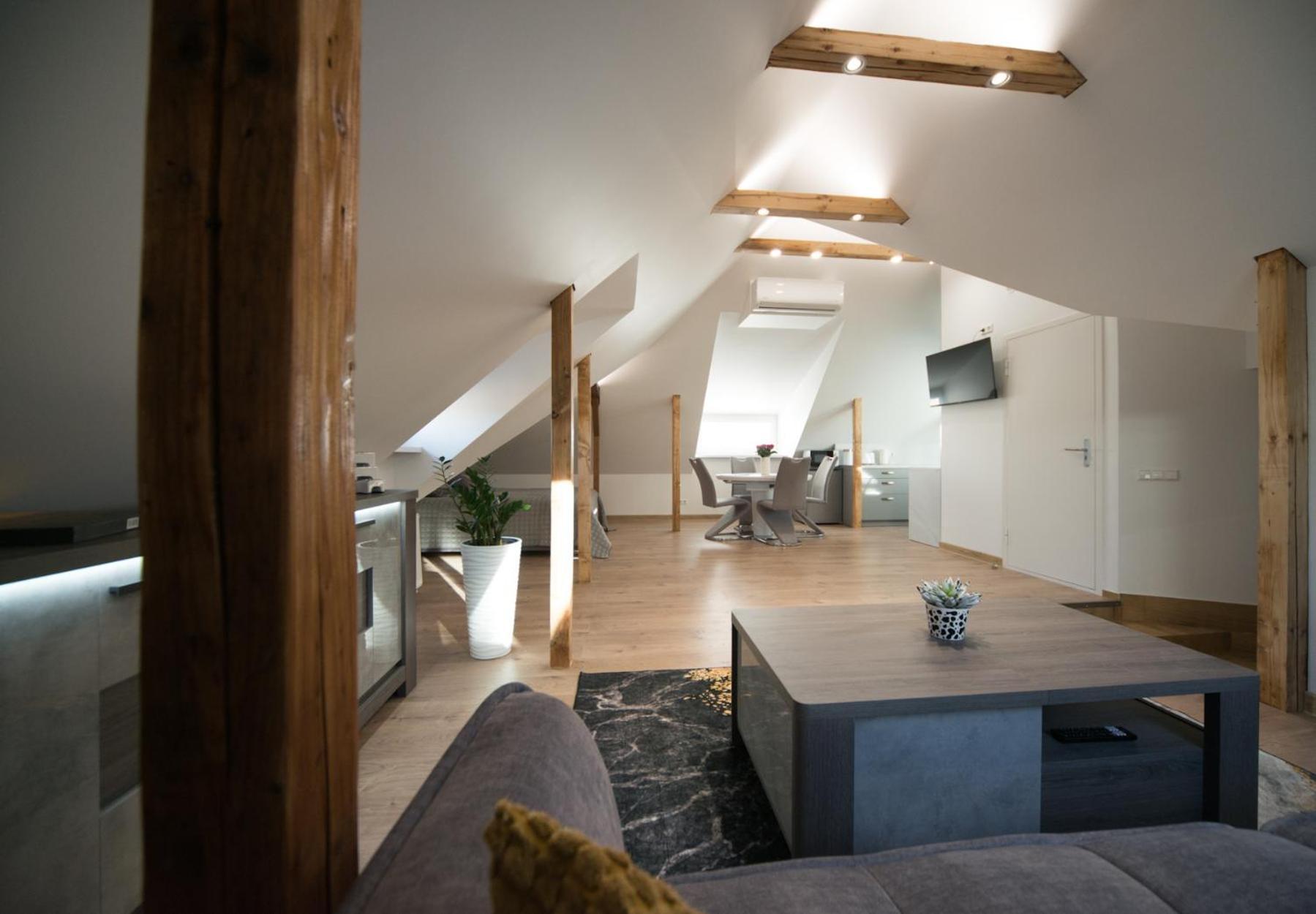 Petro Delux Apartments Kaunas Ngoại thất bức ảnh
